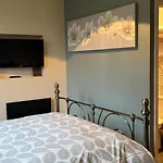 Abbey Gh En-suite בית הארחה 4*