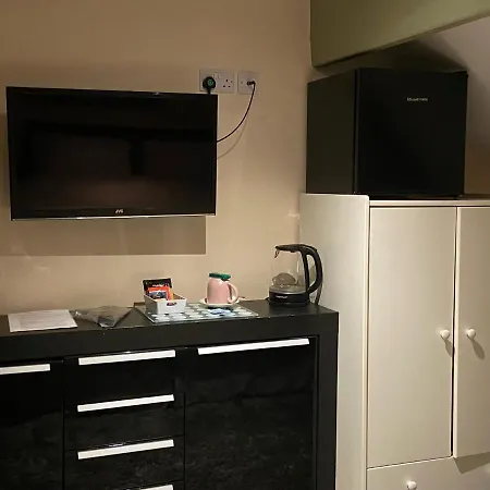 Abbey Gh En-suite 4* רדקאר