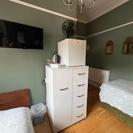Πανσιόν Abbey Gh En-suite